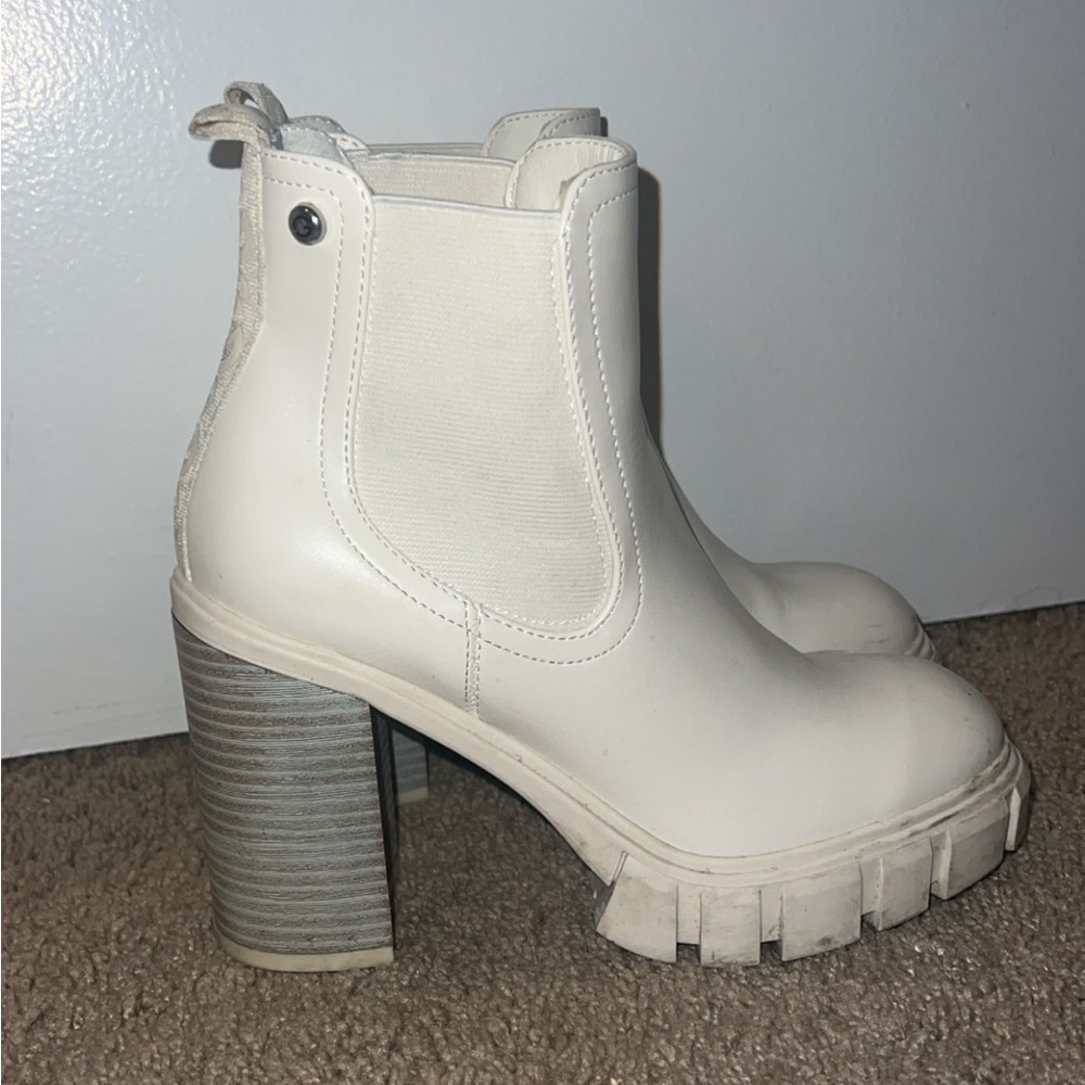 White/cream size 6 booties.